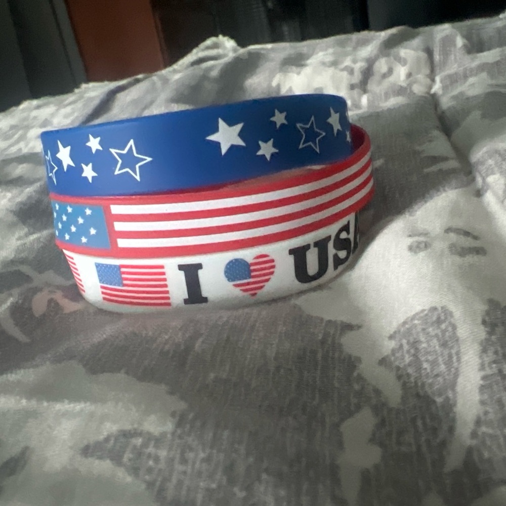 Patriotic Wristbands Set